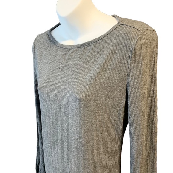 Michael KORS BOAT NECK LONG FLOUNCE SLEEVES GREY TOP SOZE XS - Picture 2 of 8